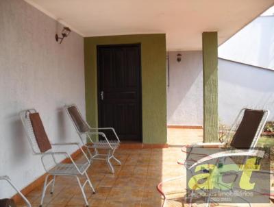 Casa para Venda, em Araçatuba, bairro Santana, 3 dormitórios, 2 banheiros, 4 vagas